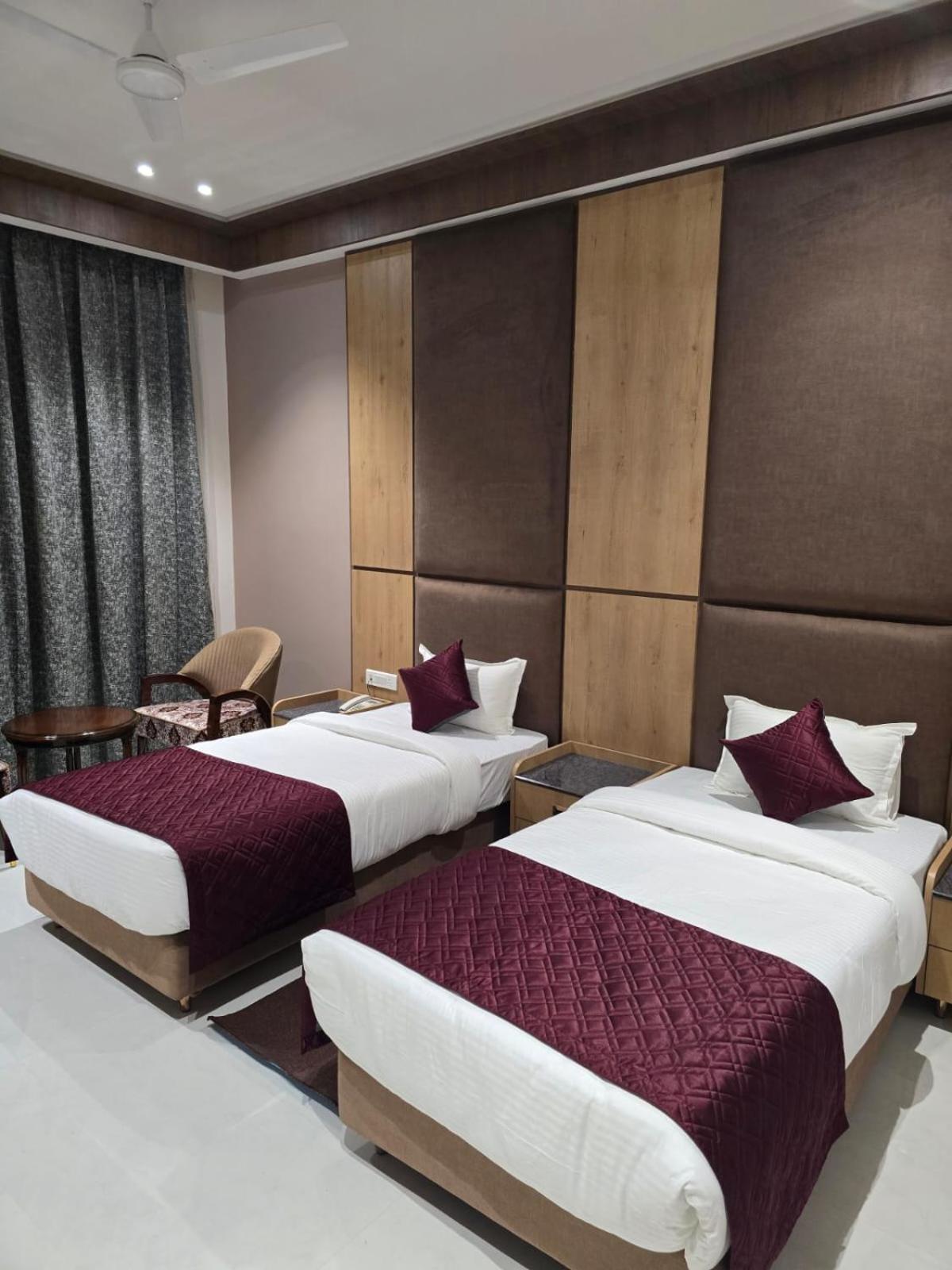 Nirvana Grand Hotel & Resort Gaya Eksteriør billede