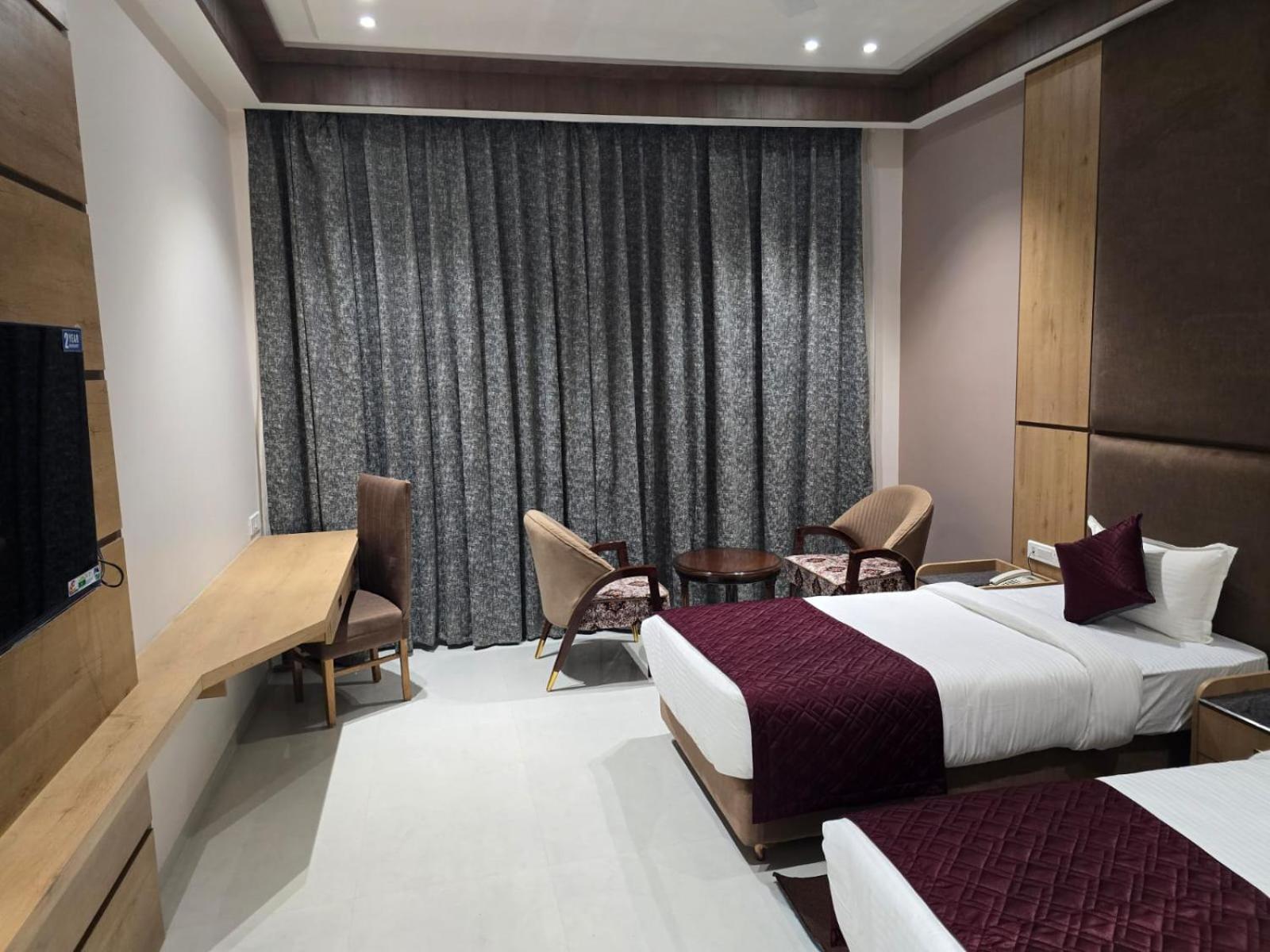 Nirvana Grand Hotel & Resort Gaya Eksteriør billede